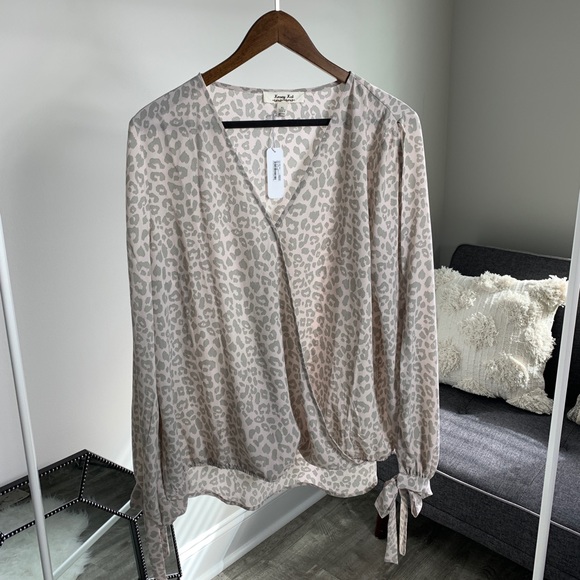 krazy kat Tops - Grey and light pink blouse